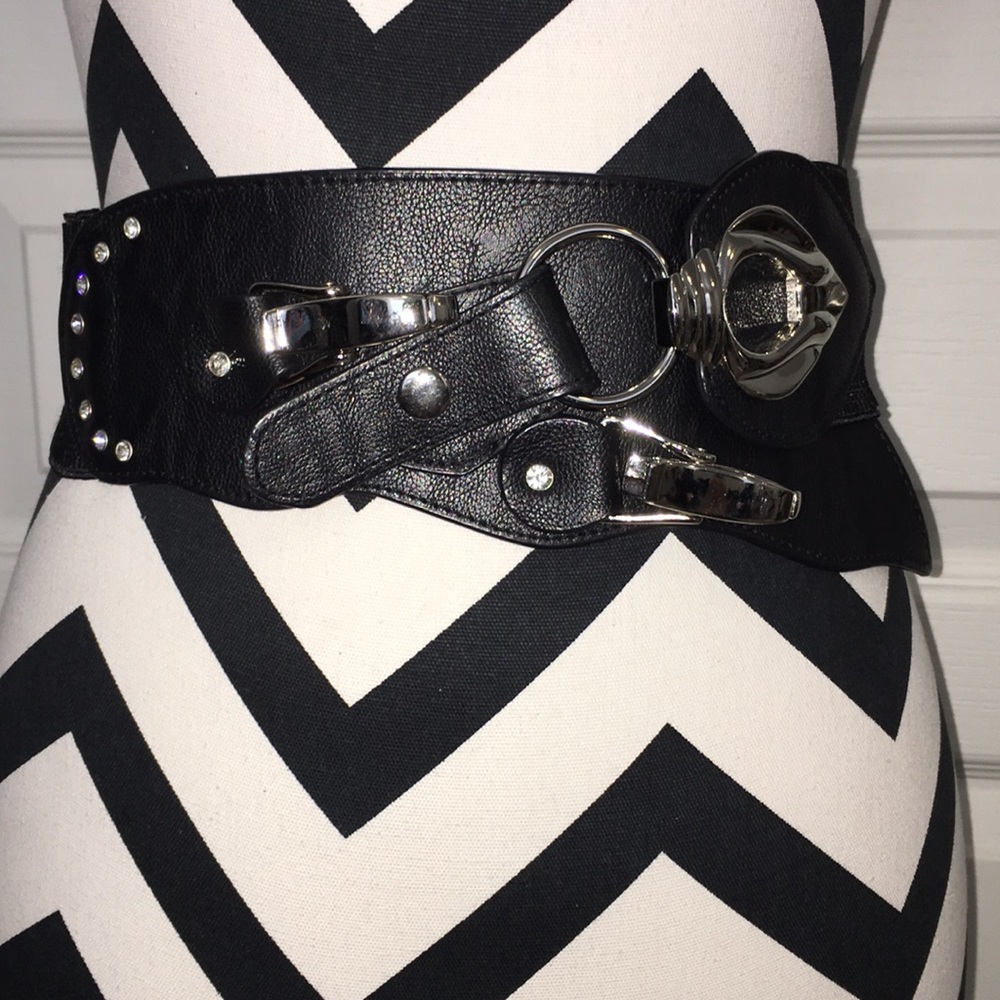 Frederick’s of Hollywood Stretch Cinch Belt